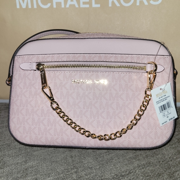 Michael Kors Handbags - Micheal Kors cross body